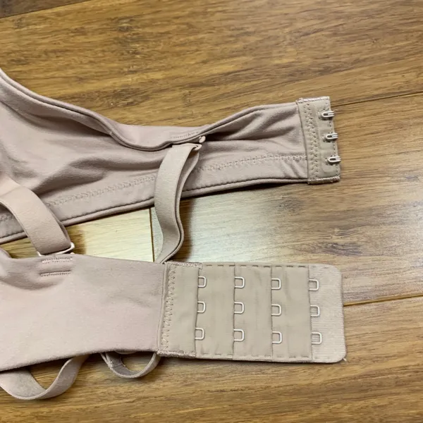 Calvin Klein Women's Wireless Contour Bra Comfort Lightly Lined Everyday Size‎ L - Image 5