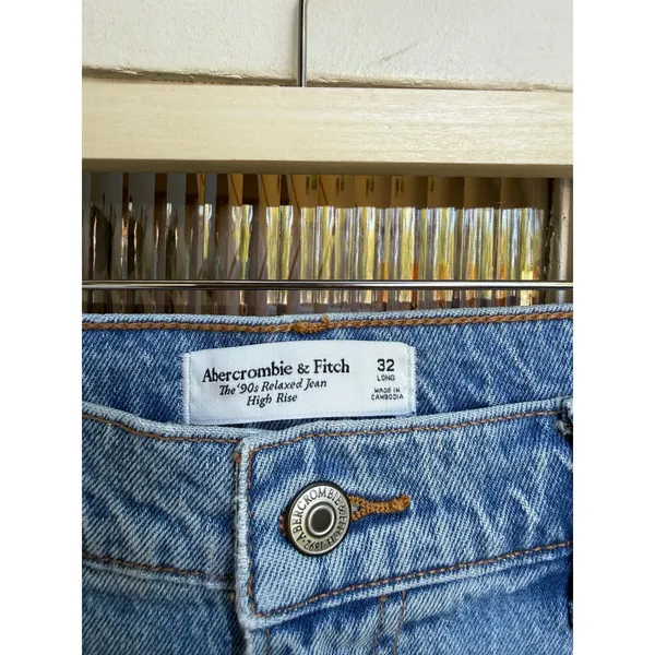 Abercrombie & Fitch The 90s Relaxed Jean High Rise Light Wash Blue Size 32 Long - Image 3