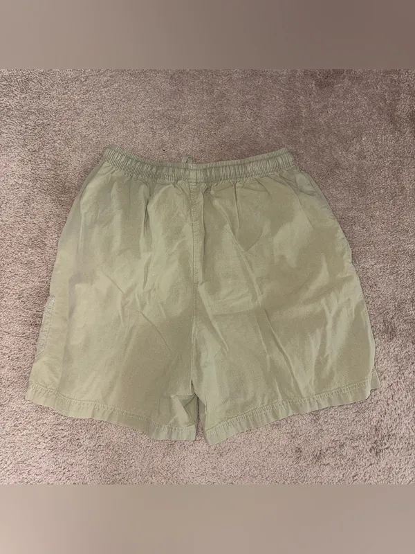 Dress Barn Women's Cargo Shorts in Light Green Size: L - Image 2