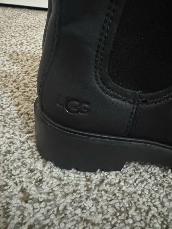 EUC UGG women’s black leather Markstrum booties - Image 5