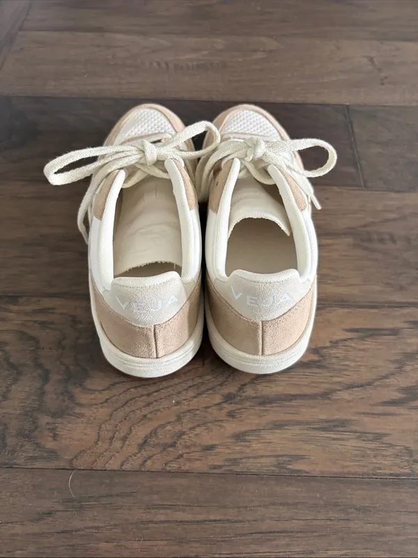 Veja V-10 Leather White Natural Sahara Sz 7/38 - Image 8