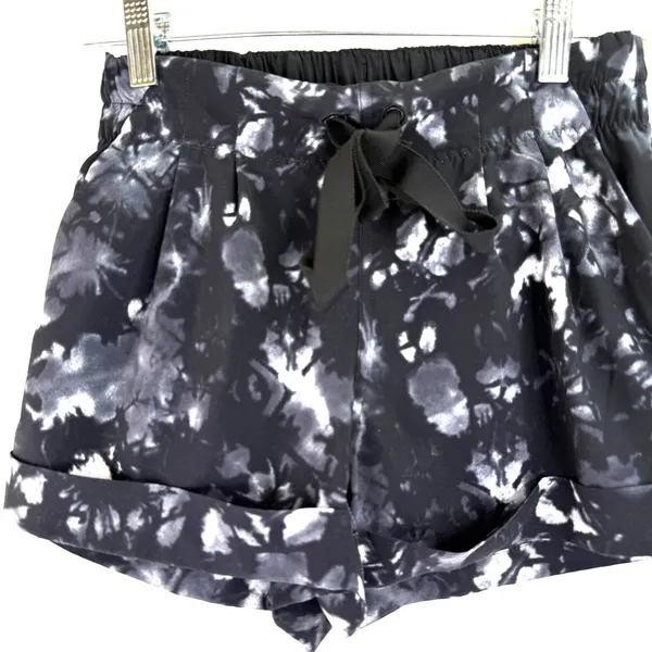 Lululemon Spring Break Away Drawstring Dust Dye Shorts Size 4 - Image 2