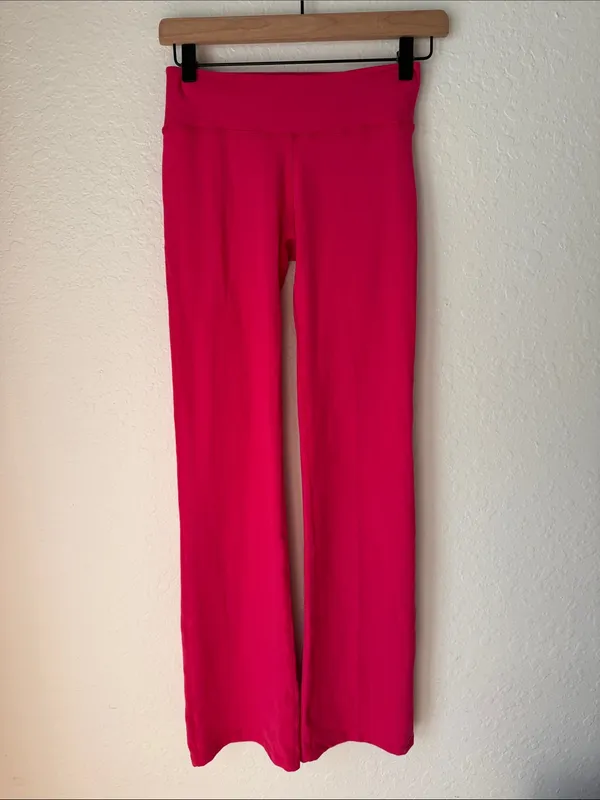 Beyond Yoga Hot Pink Flared Lounge Pants Size Small - Image 8