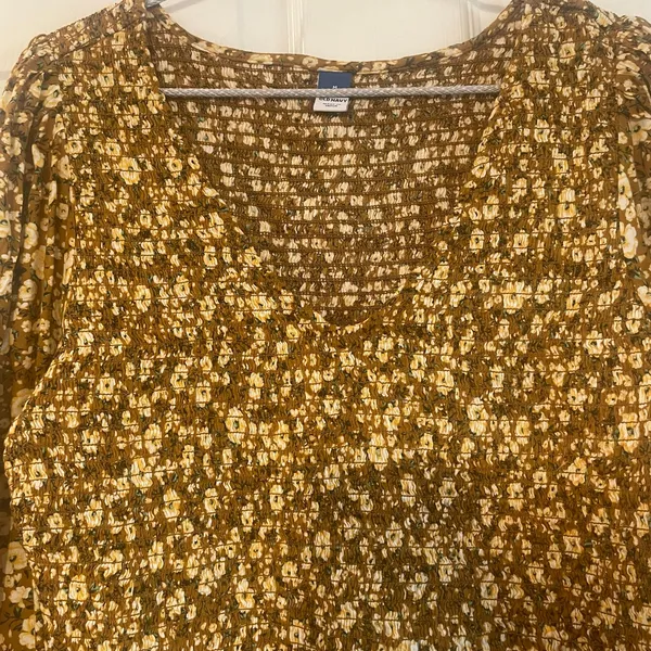 NWT Old Navy Size M Smocked Long-Sleeve V-Neck Blouse for Women - Image 8