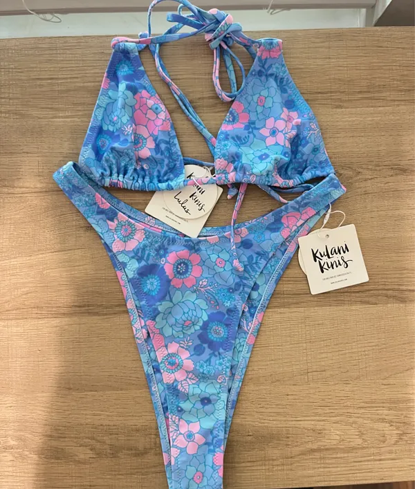 Kulani Kinis Tide You Over Light Blue Floral Print Triangle Bikini Set Medium - Image 3