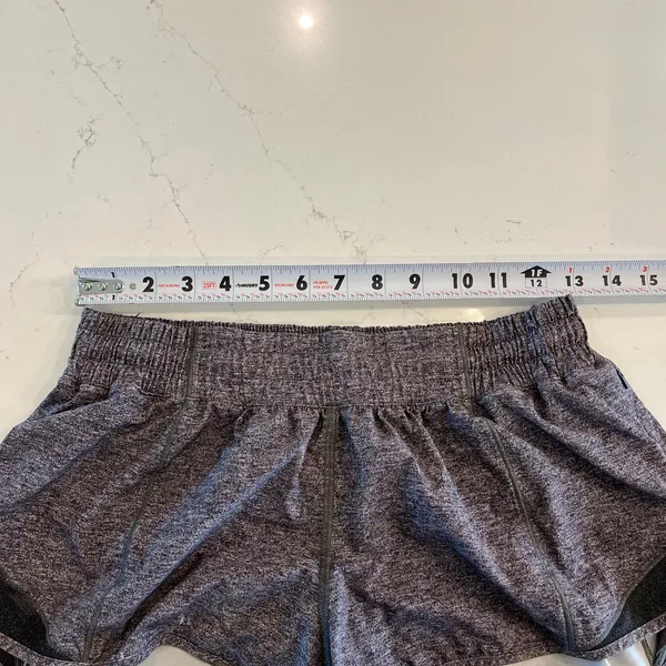 Lululemon Hotty Hot Short Size‎ 8 - Image 5