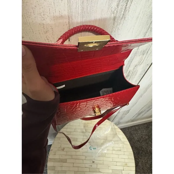 Red over the shoulder bag - Image 5