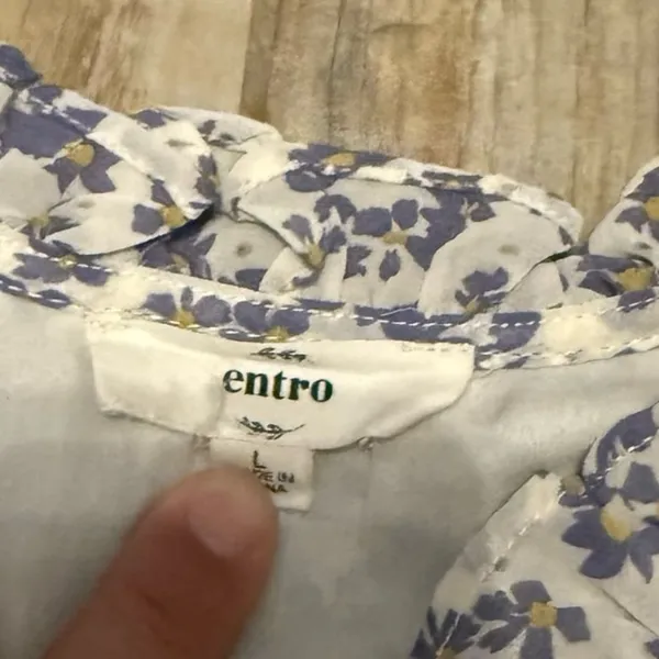 Entro Flutter Sleeve Multi Print Blouse - Image 2