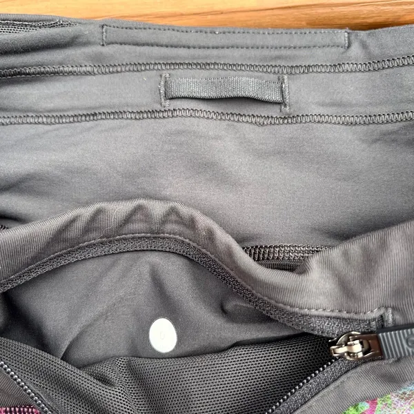 Lululemon Shorts Speed Up Short Multi-Color Floral Mid Rise Brief Lined Size 0 - Image 4