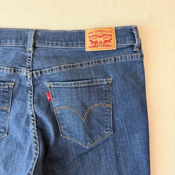 Levi's Classic Bermuda Shorts 33 Dark Wash Denim Jorts 90s Style - Image 9