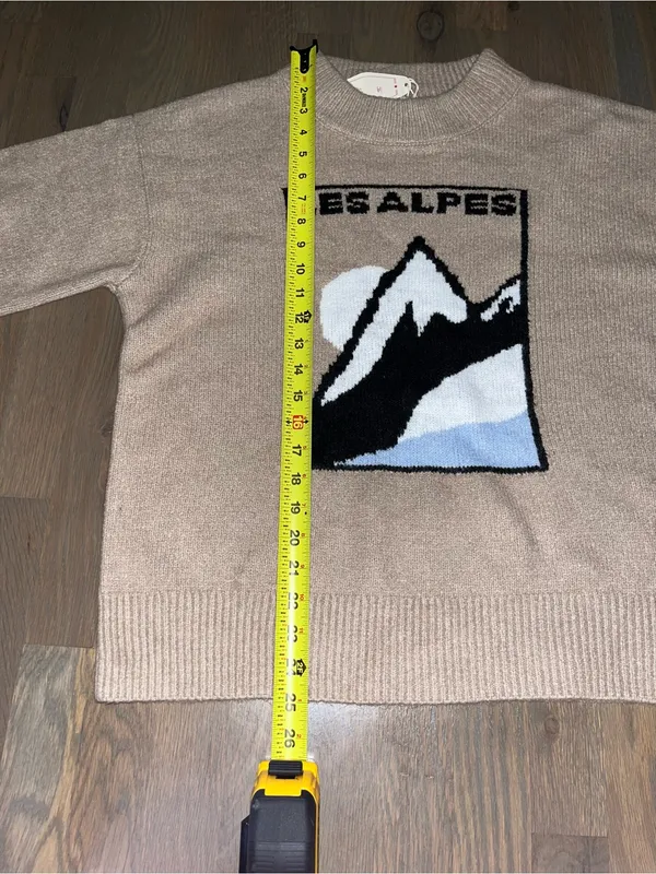 NWT Alpine Graphic Knit Sweater Les Alpes Mountain Scene Beige Size Medium - Image 3