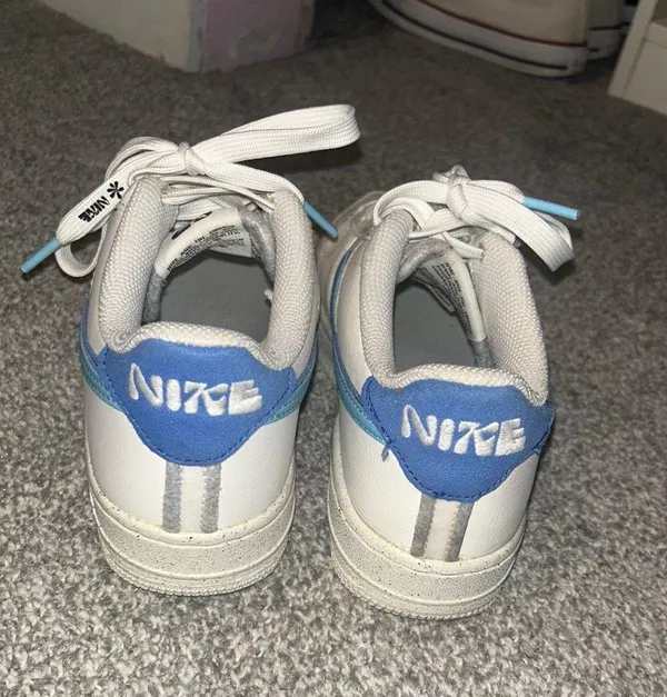 Nike shoes - Image 2