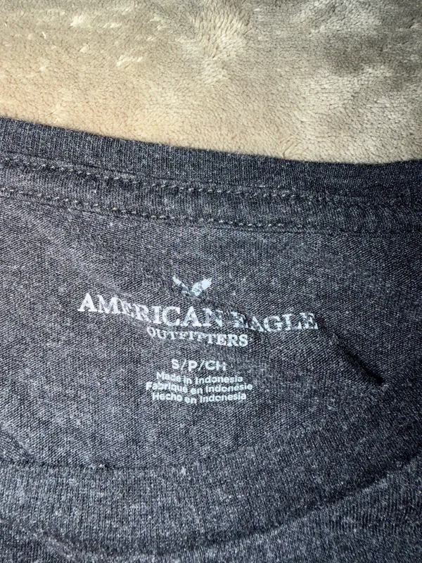 Grey American eagle short sleeve shirt - Image 4