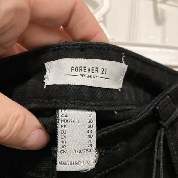 *Forever 21 Premium New Black Stud Accents Frayed Hem Distressed Denim Shorts #M - Image 2