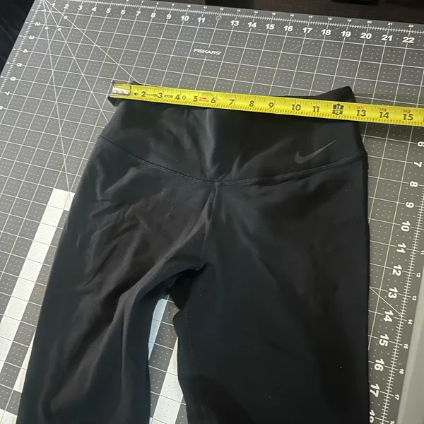 Nike Classic Black Leggings - Image 5