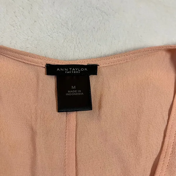 Ann Taylor Sleeveless V-Neck Ruched Shoulder Top Size M Coquette Office Feminine - Image 3