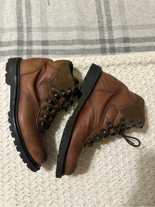Red wing Women’s Brown Leather Ankle Boots Rugged Lace up Booties size 8 - Image 3