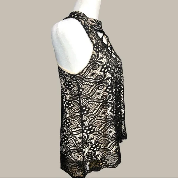 Rue 21 super cute sleeveless lace top with lace up design in front of! - Image 5