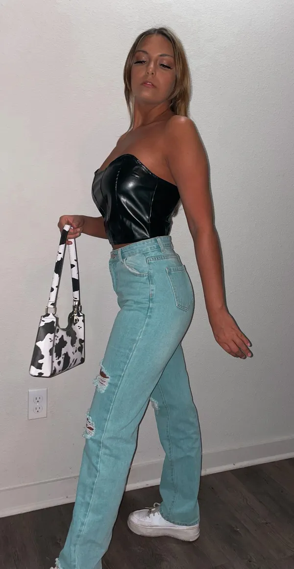 SheIn High Rise Ripped Straight Jeans - Image 4