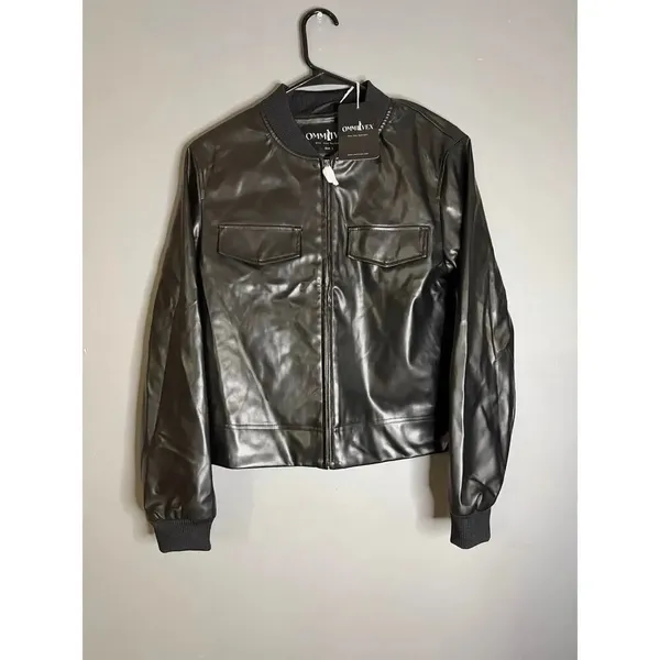 Ommiivex Black Faux Leather Cropped Bomber Jacket Size Large NWT - Image 3