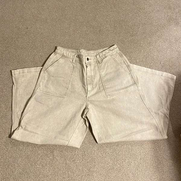 Universal Threads NWOT Cream Baggy Flare Cropped Denim Jeans - Image 6