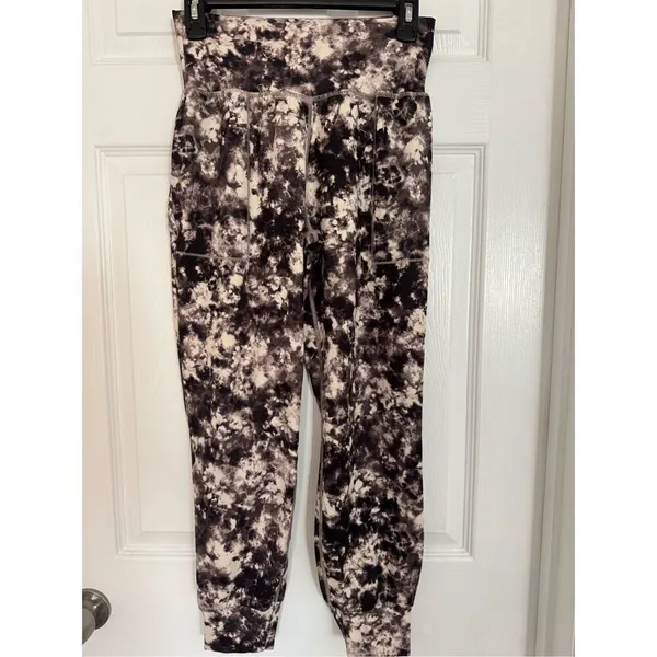 Athleta XS petite pants - Image 2