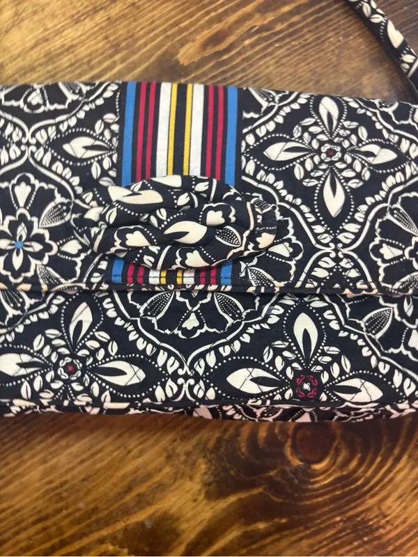 Vera Bradley black and white handbag - Image 3
