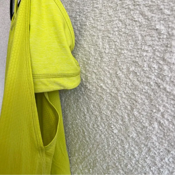 Lululemon Women’s‎ Lime Green No Limits Sports Bra Tank Top Size 8 - Image 8