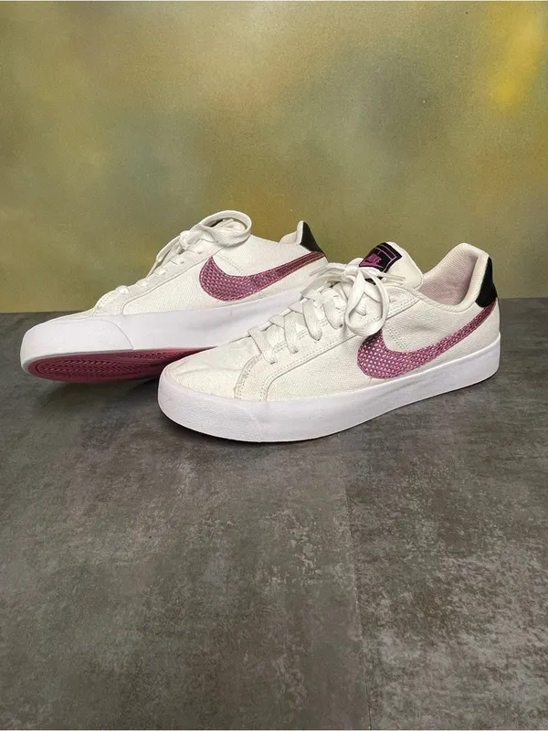 Nike Court Royale Women's Canvas White Sneakers Size 11 - Image 13