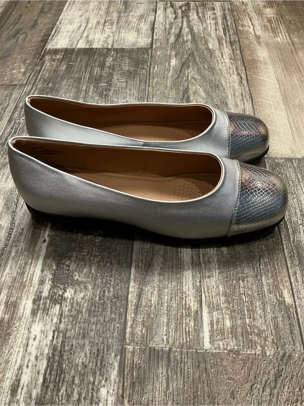 Comfortview Silver Ballet Flat with Silver Metallic Toe Size 10 Wide - Image 14
