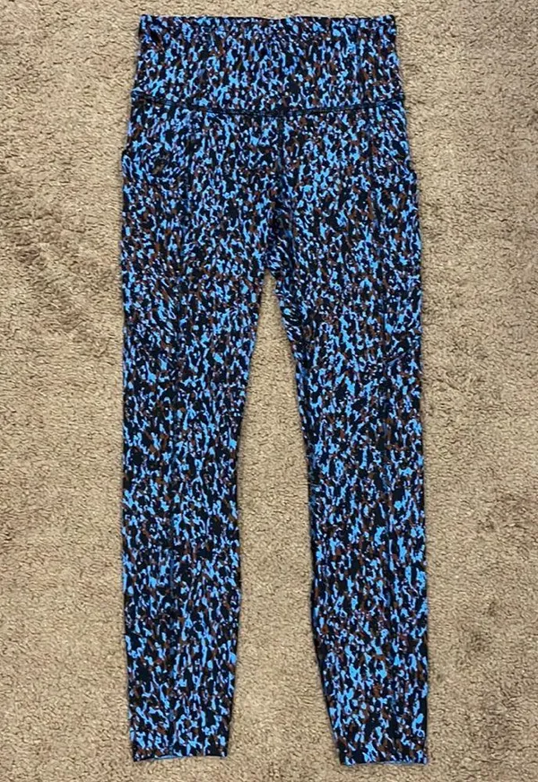 Lululemon bra and legging set leggings size 4 bra size 8 - Image 2