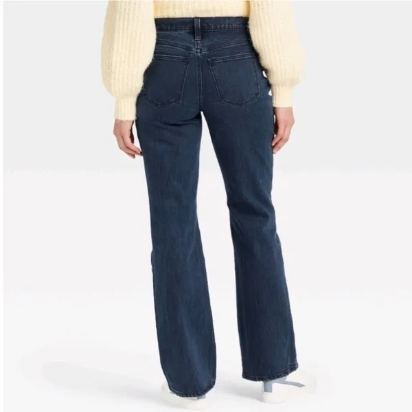 Universal Threads Vintage Bootcut Blue Jeans Pants - Image 3