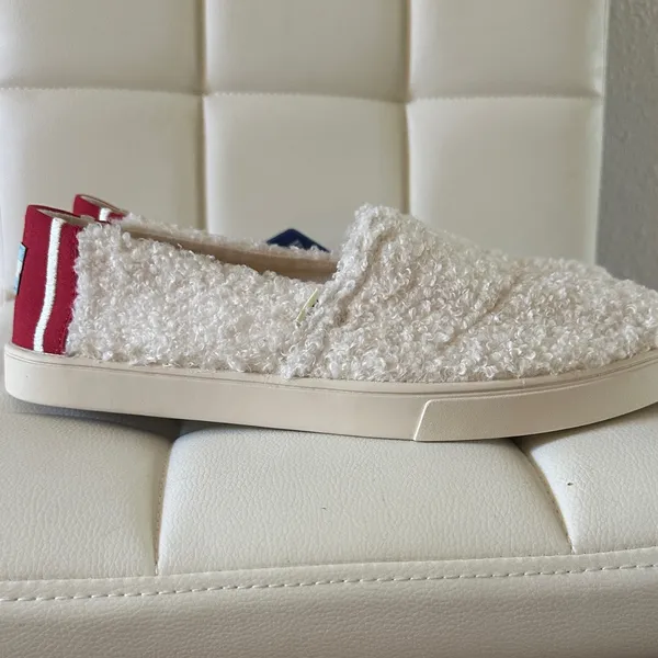TOMS Cream and Red Fuzzy Slip-On Shoes - Image 9