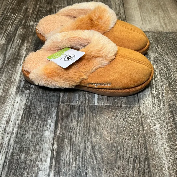 Women's Cozy Brown Fur Slippers Size 7 - Image 5
