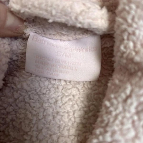 Bath & Body Works Plush Light Pink Belted‎ Robe Soft Warm Cozy Robe Size S/M - Image 5