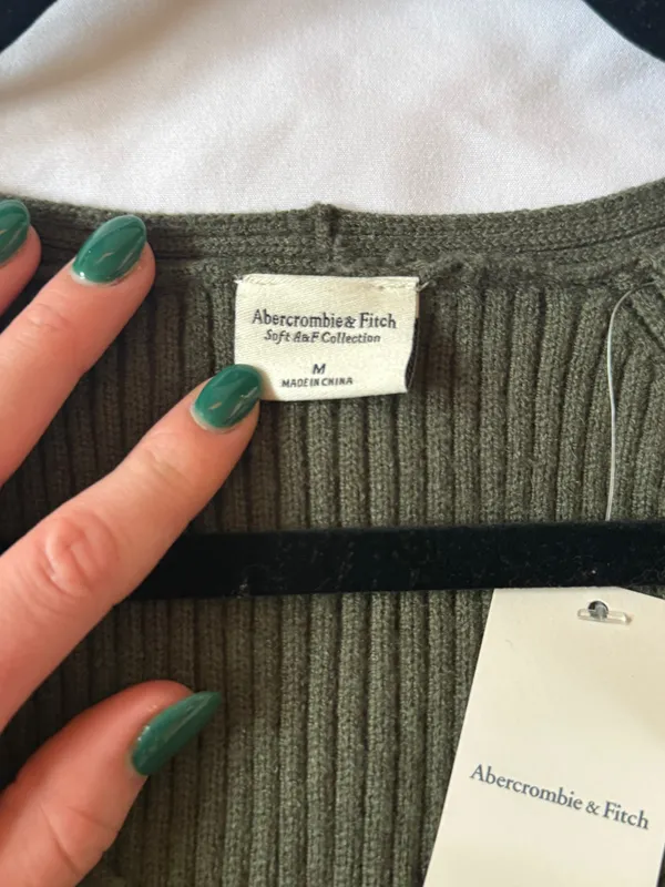 Abercrombie Green Ribbed V-neck Sweater - Image 3