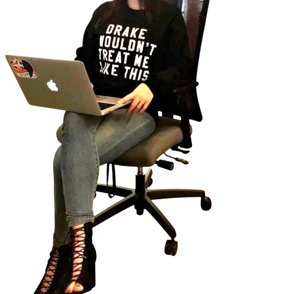 Gildan Drake Treat Me Like This Sweatshirt Small Distressed Graphic Crew Y2K Streetwear - Image 9