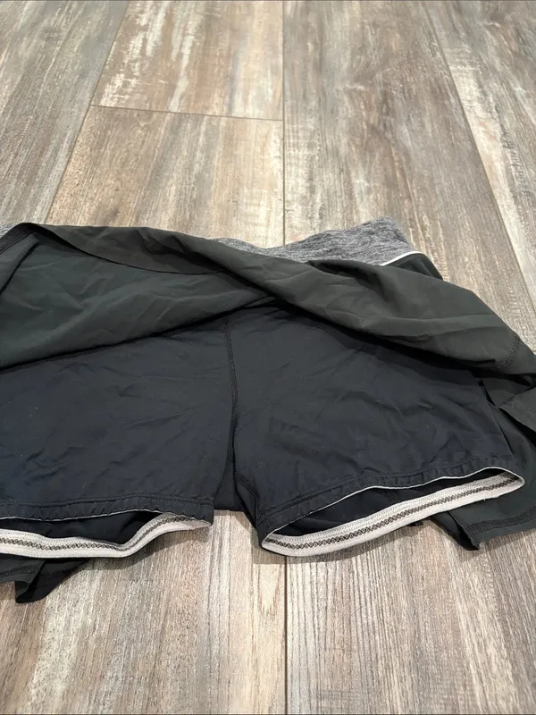 LULULEMON Black & Gray Ruffle Skirt Size 6 - Image 8