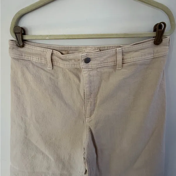 Universal Threads Women's Cream Wide Leg Jeans size 14 - Image 2