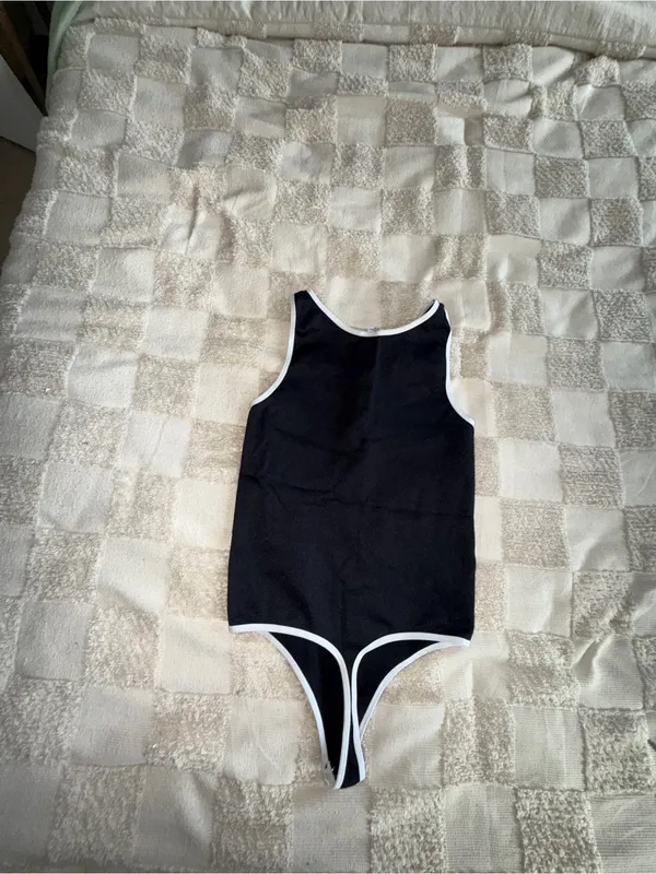 NWOT Karl Lagerfeld Ribbed Tank Bodysuit size M‎ - Image 4