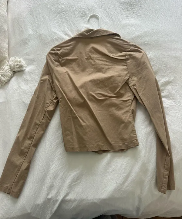 Love Tree ruched tight long sleeve collared top - Image 2