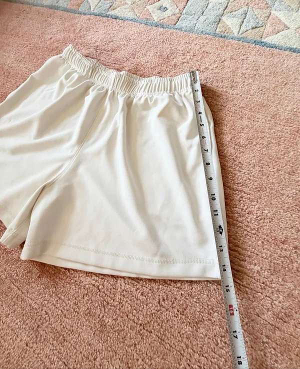 Elle Grey Ivory Knit Pull-On Shorts with Pockets Women’s Size M - Image 5