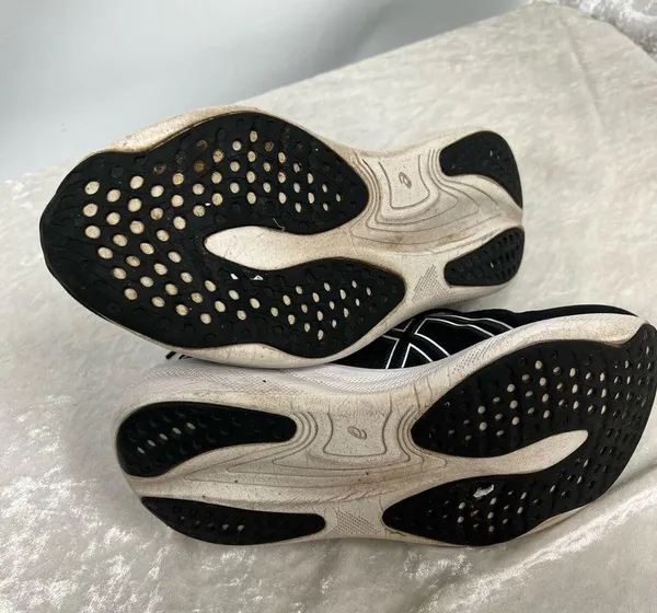ASICS gel Nimbus 25 women’s 6 1/2 black running shoes - Image 10