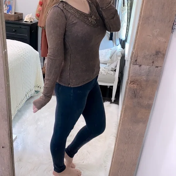 Small brown boho thermal top with floral hood - Image 3