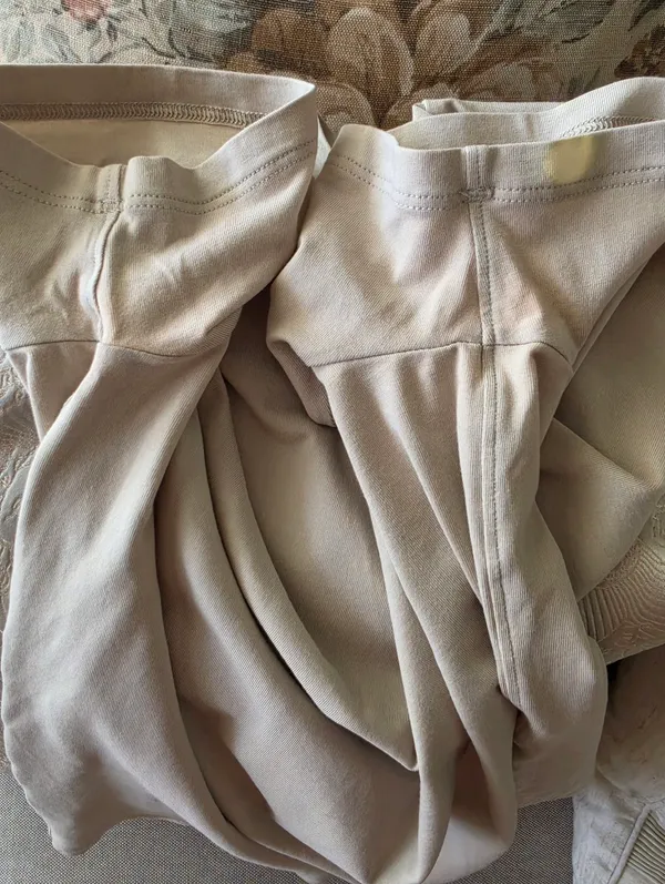 LuluLemon Sweat Pants with zip pockets 6 & Top Sz 4 - Image 11