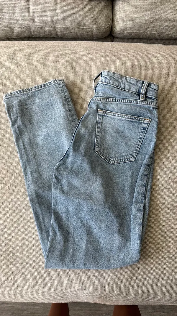 H&M Divided High-Waisted Ripped Jeans - Image 3