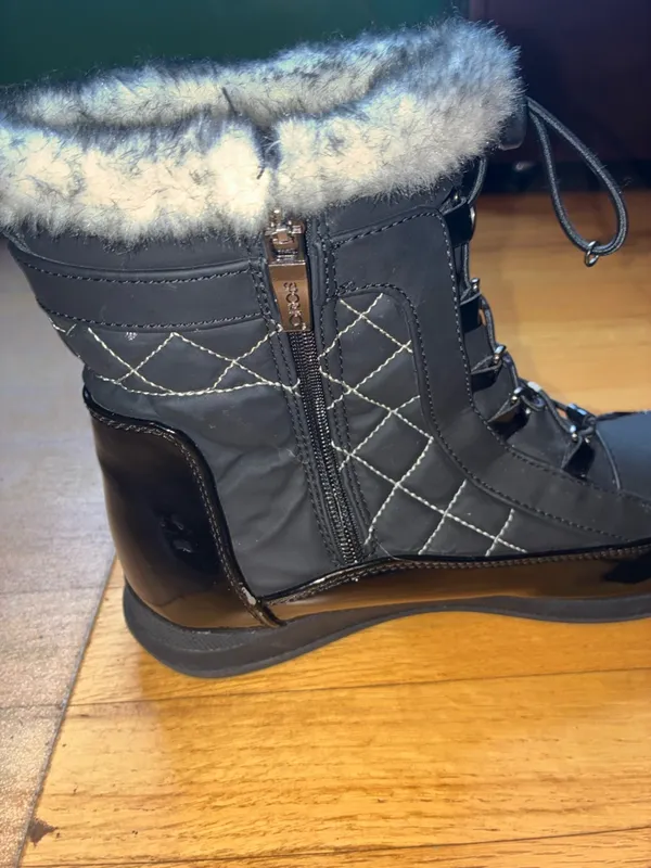 Sporto Women's Black Faux Fur Lined Winter Lace-Up Boots - Image 5