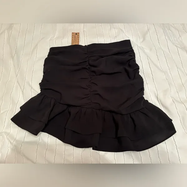 Black skirt by glam size large - Image 3