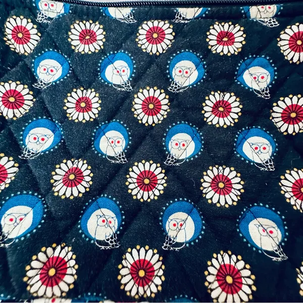 Vera Bradley Floral Patterned Quilted Purse with Libby Night Owl Motif 6” x 11” - Image 2