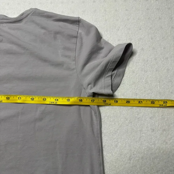 Lululemon Women’s Short Sleeve T-Shirt Light Purple Athletic Tee - Image 4